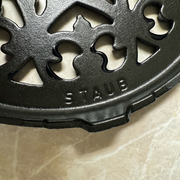 Staub Cast Iron 9-inch Round Lilly Trivet - Dark Blue, Made in France - Picture 3 of 4